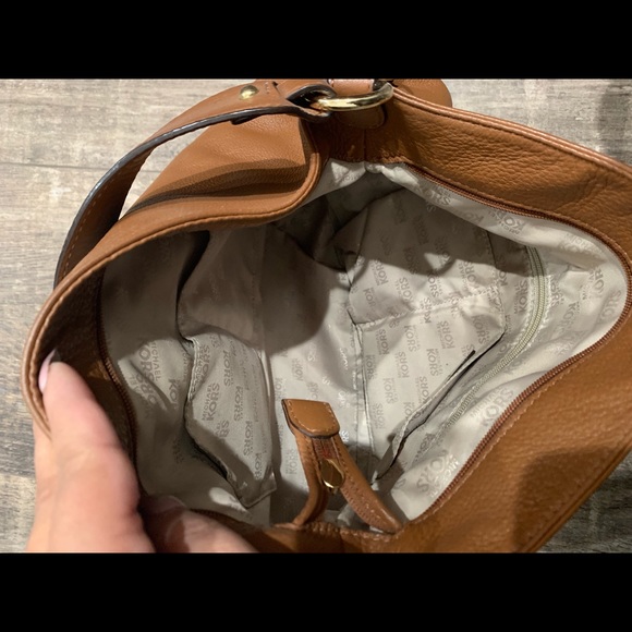 Michael Kors Hobo brown handbag - Picture 4 of 5